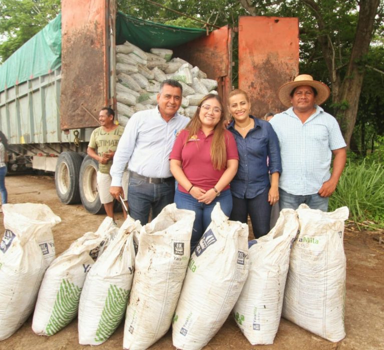 CUMPLE SU PALABRA YENSUNNI MARTÍNEZ CON GANADEROS DE LA RIBERA DEL RÍO HONDO.