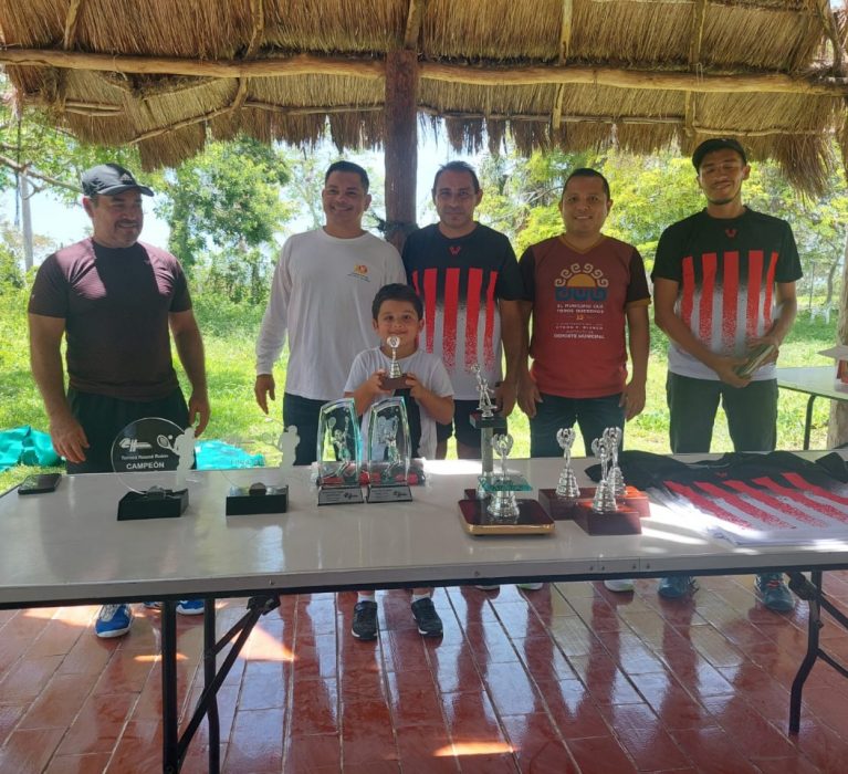 APOYA AYUNTAMIENTO DE OPB LA PRÁCTICA DEL TENIS EN LA CAPITAL QUINTANARROENSE.