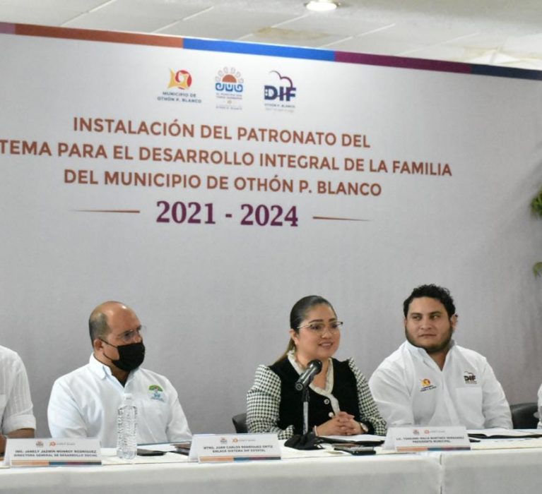 RINDE PROTESTA COMITÉ QUE INTEGRARÁ AL PATRONATO DEL SISTEMA DIF OTHÓN P. BLANCO 2021-2024.