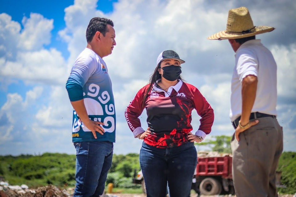 700 METROS CUADRADOS DE ESCOMBRO COADYUVARÁN A LA REHABILITACIÓN DE CAMINOS DEL BASURERO DE CHETUMAL