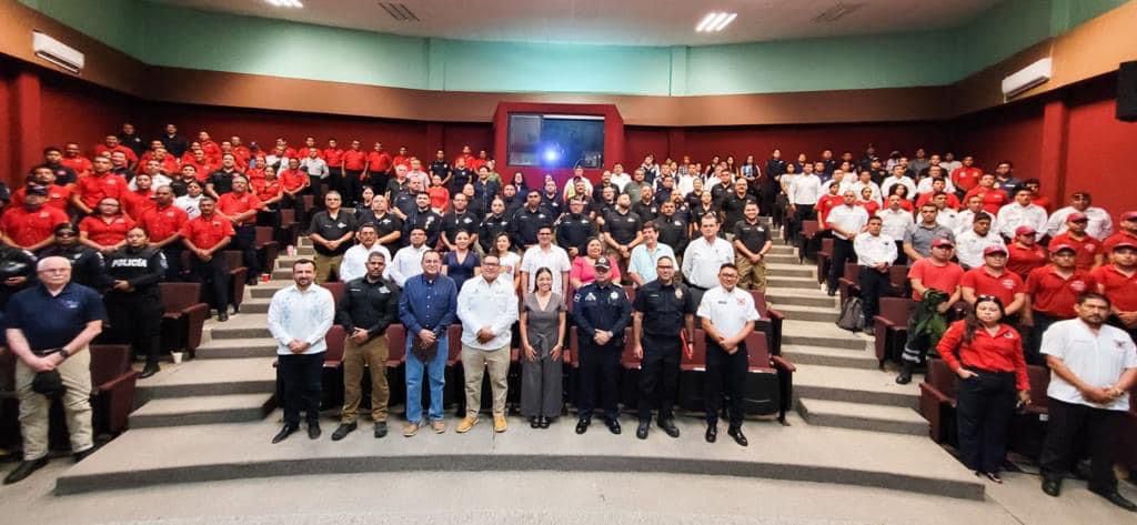 INAUGURA YENSUNNI MARTÍNEZ EL PRIMER CONGRESO DE BOMBEROS 2023