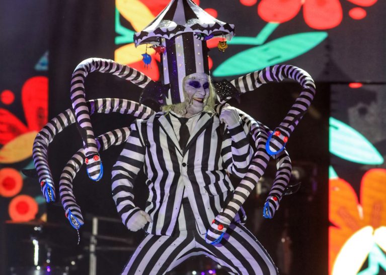 Carnaval Neón ilumina la vida nocturna del Boulevard Bahía de Chetumal