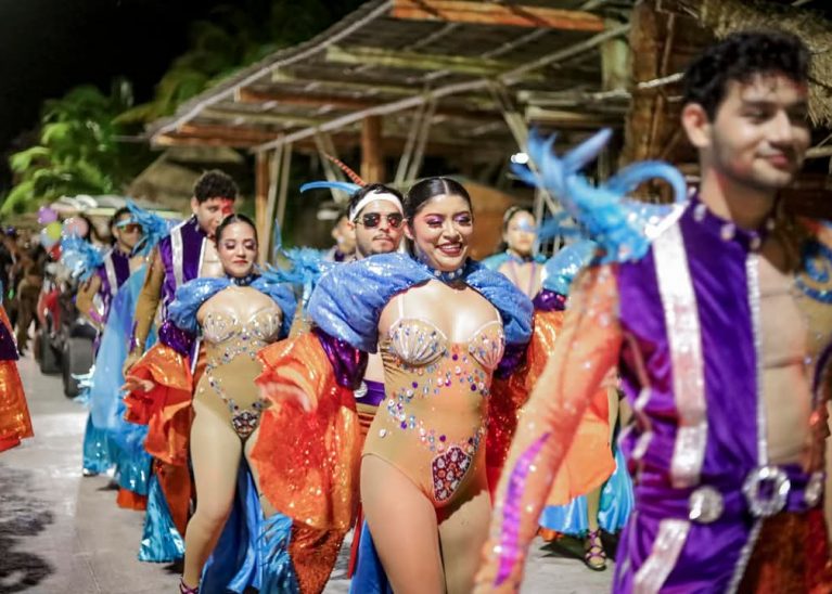 Mahahual vibró al ritmo del Carnaval