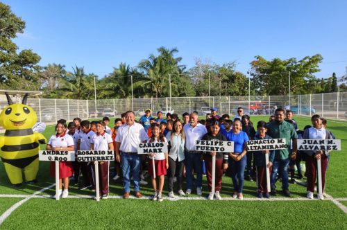 Con “Mundialito” que une a niños y niñas de comunidades inauguran nueva cancha de futbol 7 en Carlos A. Madrazo.