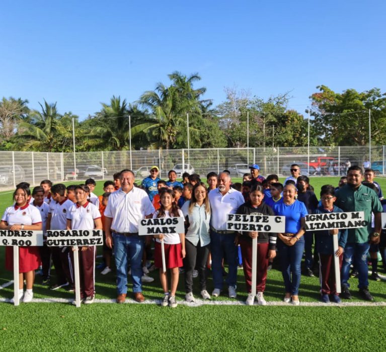 Con “Mundialito” que une a niños y niñas de comunidades inauguran nueva cancha de futbol 7 en Carlos A. Madrazo.