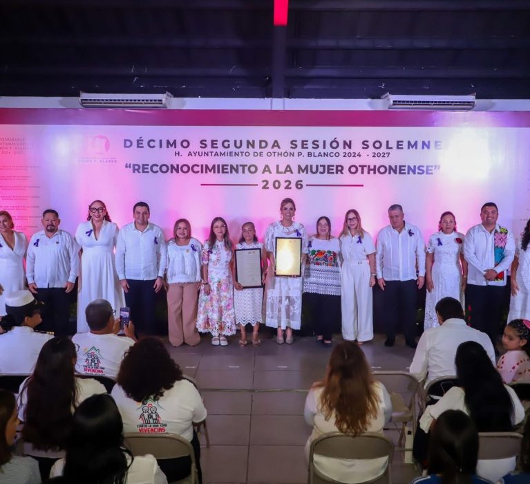 Cabildo distingue a Wilma Contreras Canto y Brenda Hernández Vázquez como Mujeres Othonenses 2026.