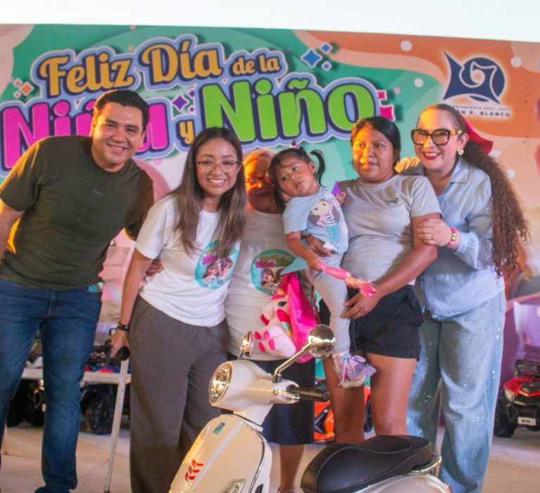 Celebra Ayuntamiento de Othón P. Blanco el día de la niña y el niño con una fiesta llena de alegría y convivencia familiar.