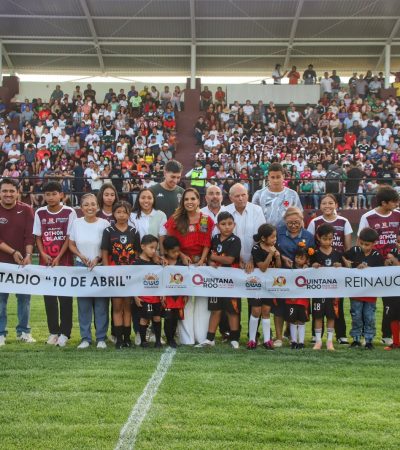 Noche histórica para Chetumal: renace el Estadio 10 de Abril y vuelve a latir la pasión por el fútbol.