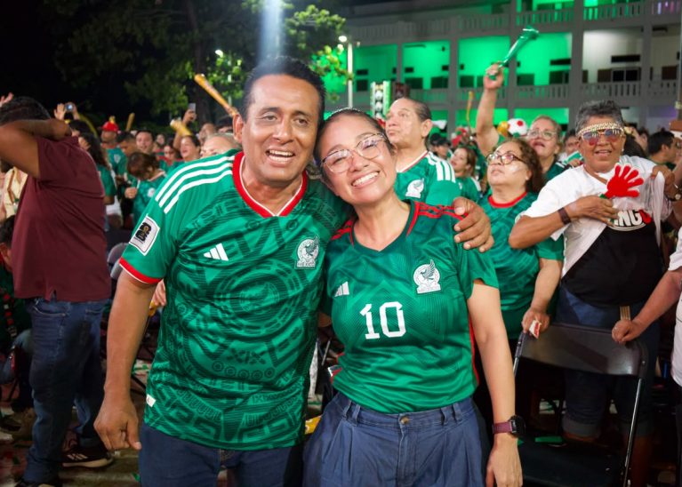 Chetumal vive la fiesta del pase de México a octavos.