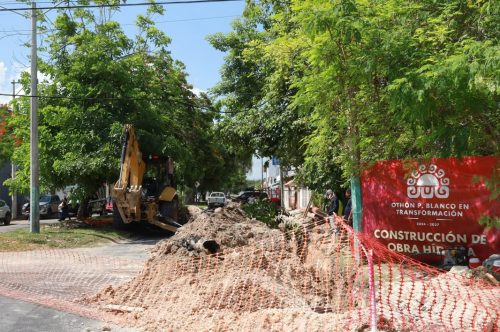 Yensunni Martínez inicia rehabilitación de infraestructura pluvial en la avenida Juárez para reducir encharcamientos.