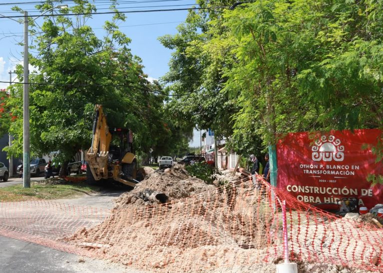Yensunni Martínez inicia rehabilitación de infraestructura pluvial en la avenida Juárez para reducir encharcamientos.