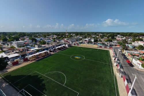 Reinauguran en Chetumal el Campo de Fútbol “8 de Octubre”.