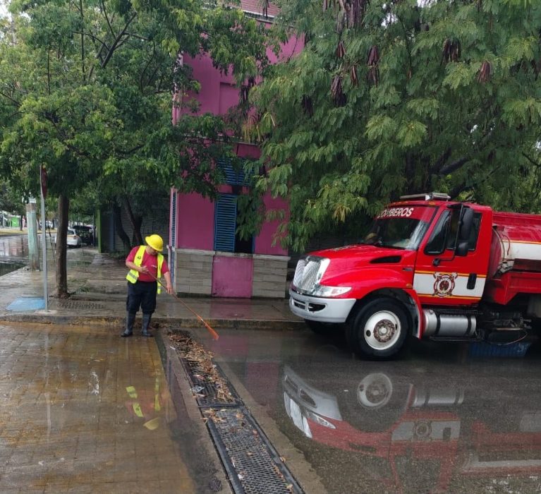Operativo Tormenta refuerza acciones de atención y prevención ante lluvias en Chetumal.
