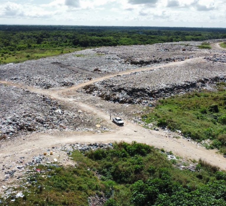 ORDEN EN EL SITIO DE DISPOSICIÓN FINAL DE RESIDUOS SÓLIDOS DE CHETUMAL: YENSUNNI MARTÍNEZ.