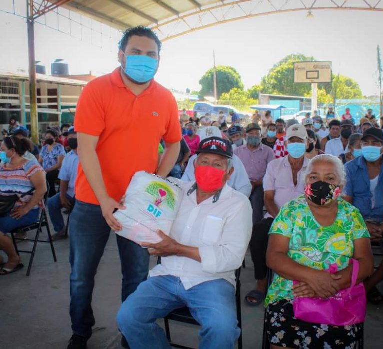 EL DIF MUNICIPAL BRINDÓ ATENCIÓN A PERSONAS VULNERABLES.