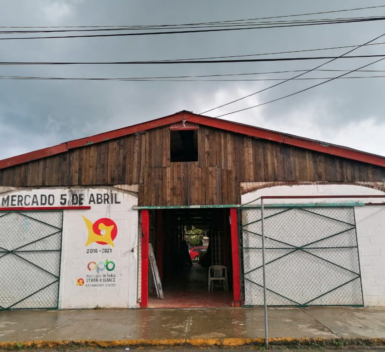 INTENSIFICAN MANTENIMIENTO Y REHABILITACIÓN DE MERCADOS DE CHETUMAL.