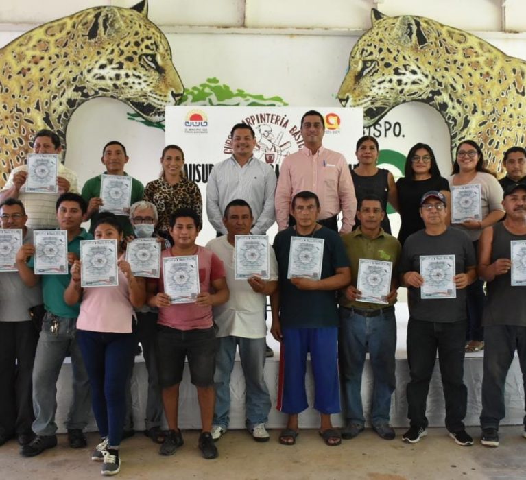 EL AYUNTAMIENTO DE OTHÓN P. BLANCO ENTREGA CONSTANCIAS DE CAPACITACIÓN A 19 TRABAJADORES
