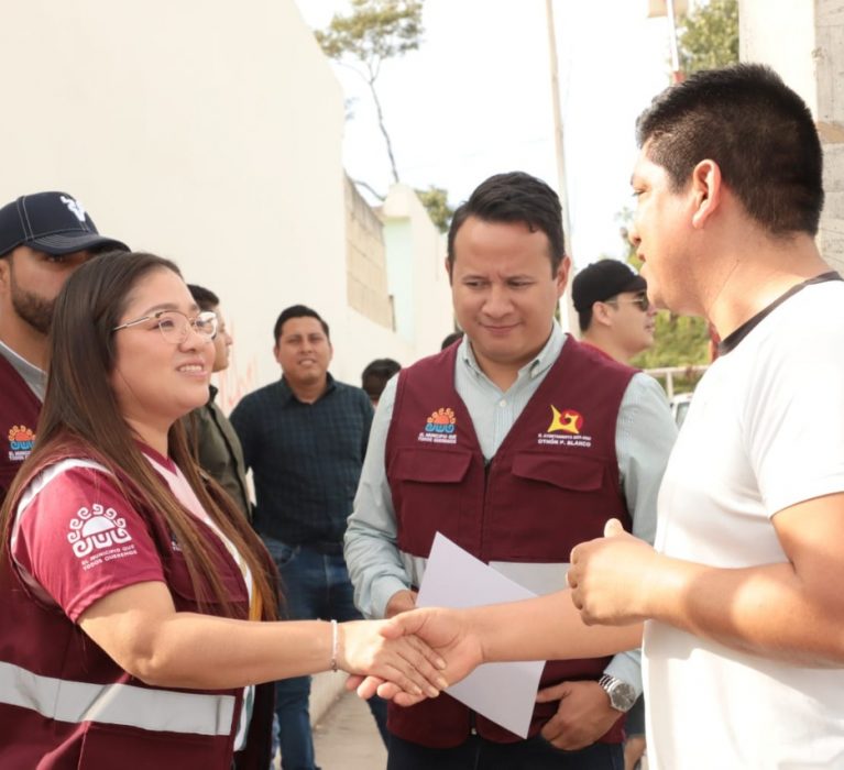 INICIA 2023 YENSUNNI MARTÍNEZ EN FLAMINGOS II QUE RECIBE 100 LUMINARIAS LED NUEVAS