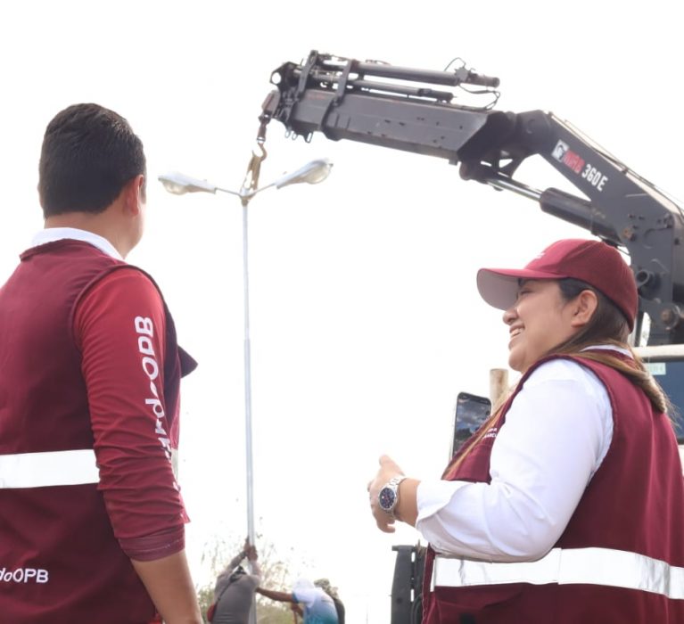 LLEGA ILUMINACIÓN A PALMAR PARA COADYUVAR A UNA MEJOR IMAGEN A LOCALES Y VISITANTES