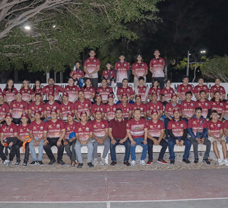 90 ATLETAS, ENTRENADORES Y DELEGADOS, VIAJAN A CANCÚN REPRESENTANDO A LA CAPITAL EN LOS JUEGOS ESTATALES