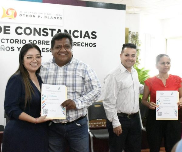 ENTREGA YENSUNNI MARTÍNEZ CONSTANCIAS DE CURSO SOBRE DERECHOS HUMANOS