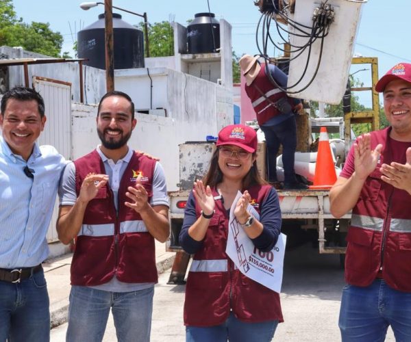 REGRESA YENSUNNI MARTÍNEZ A INSTALAR LUMINARIAS LED NUEVAS A FRACCIONAMIENTO CENTENARIO