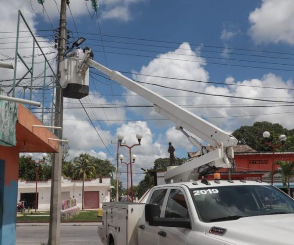 INICIA EL CAMBIO DE LUMINARIAS LED NUEVAS EN LA COLONIA SOLIDARIDAD