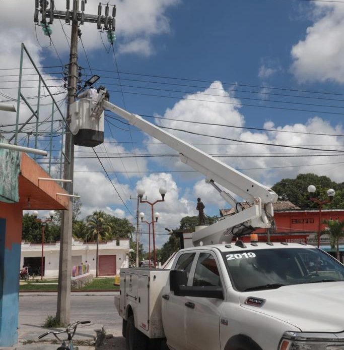 INICIA EL CAMBIO DE LUMINARIAS LED NUEVAS EN LA COLONIA SOLIDARIDAD
