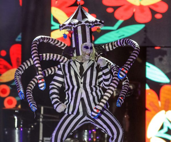 Carnaval Neón ilumina la vida nocturna del Boulevard Bahía de Chetumal