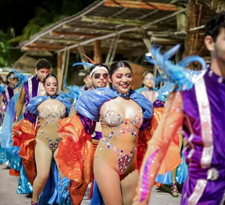 Mahahual vibró al ritmo del Carnaval