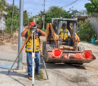 Con nuevas vialidades devuelven el brillo a la colonia Tamalcab en Chetumal
