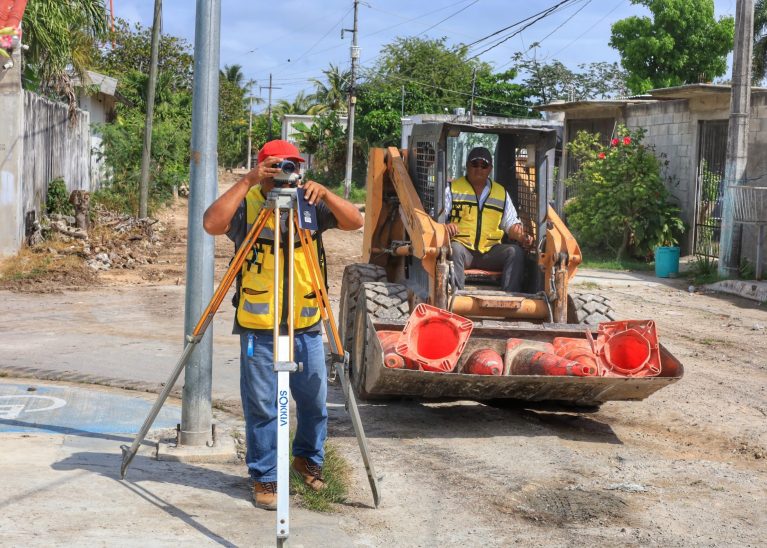 Con nuevas vialidades devuelven el brillo a la colonia Tamalcab en Chetumal