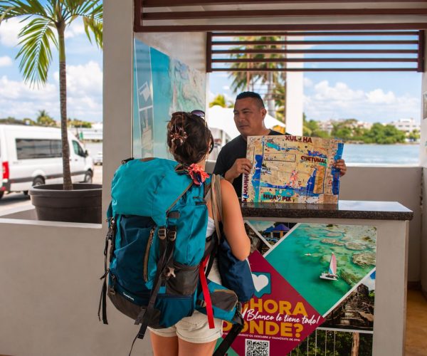 Ayuntamiento de Othón P. Blanco y Tren Maya impulsan capacitación para mejorar la atención al turismo.