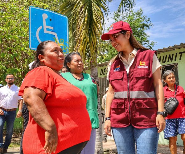 Yensunni Martínez atiende de cerca a vecinos de la colonia Forjadores y refuerza servicios públicos