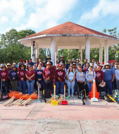 Ayuntamiento lleva limpieza, rehabilitación y descacharrización a la colonia Forjadores.