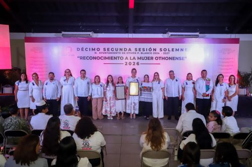 Cabildo distingue a Wilma Contreras Canto y Brenda Hernández Vázquez como Mujeres Othonenses 2026.