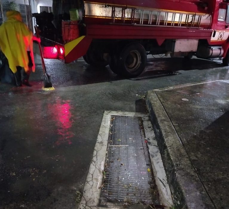 Ayuntamiento de Othón P. Blanco mantiene activo el Operativo Tormenta ante lluvias registradas en Chetumal.