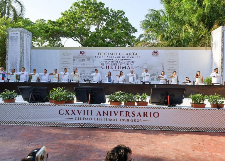 Chetumal celebra 128 años de historia con una noche de orgullo, memoria y gran fiesta popular.