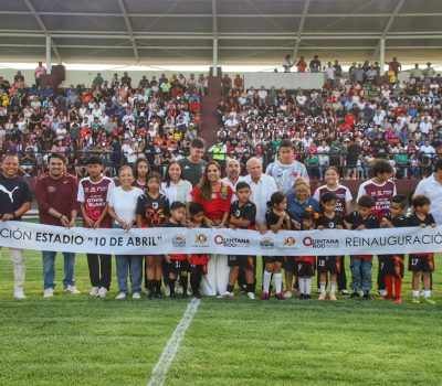 Noche histórica para Chetumal: renace el Estadio 10 de Abril y vuelve a latir la pasión por el fútbol.