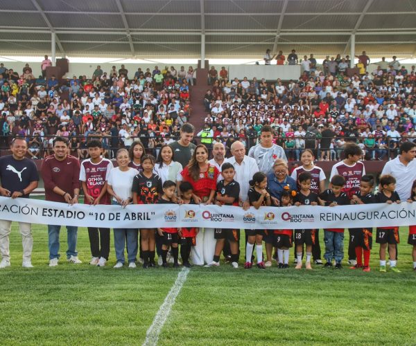 Noche histórica para Chetumal: renace el Estadio 10 de Abril y vuelve a latir la pasión por el fútbol.