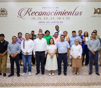Reconoce Yensunni Martínez la trayectoria de 383 trabajadores municipales.