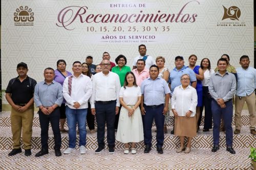 Reconoce Yensunni Martínez la trayectoria de 383 trabajadores municipales.