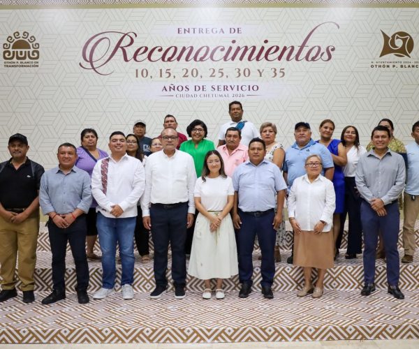 Reconoce Yensunni Martínez la trayectoria de 383 trabajadores municipales.