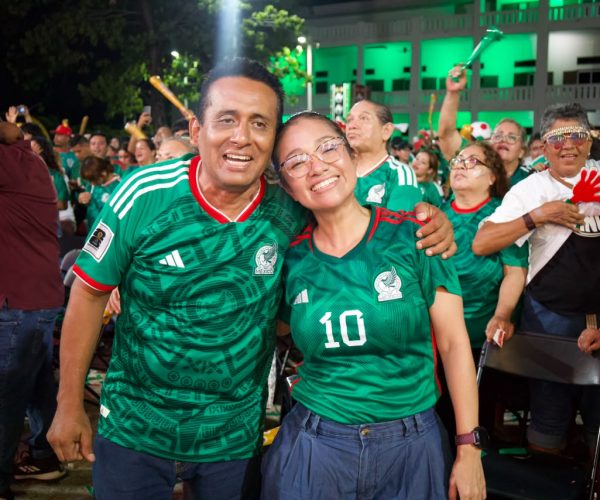 Chetumal vive la fiesta del pase de México a octavos.