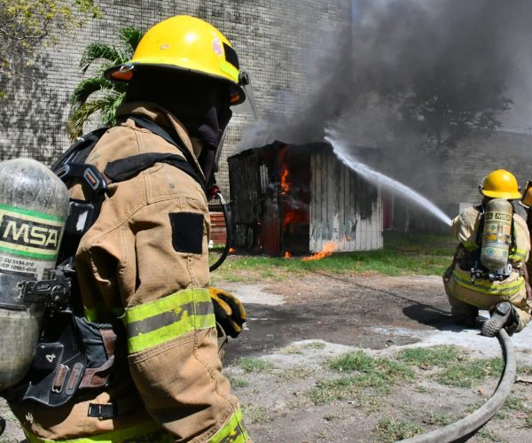Capacitación permanente de bomberos fortalece la atención de emergencias en Othón P. Blanco.