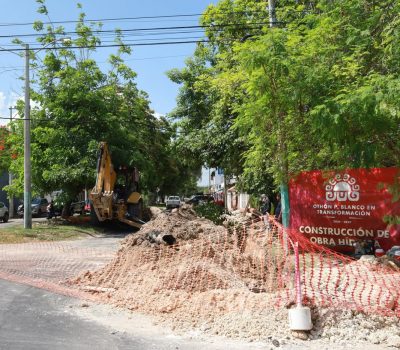 Yensunni Martínez inicia rehabilitación de infraestructura pluvial en la avenida Juárez para reducir encharcamientos.