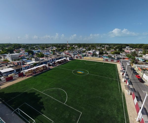 Reinauguran en Chetumal el Campo de Fútbol “8 de Octubre”.