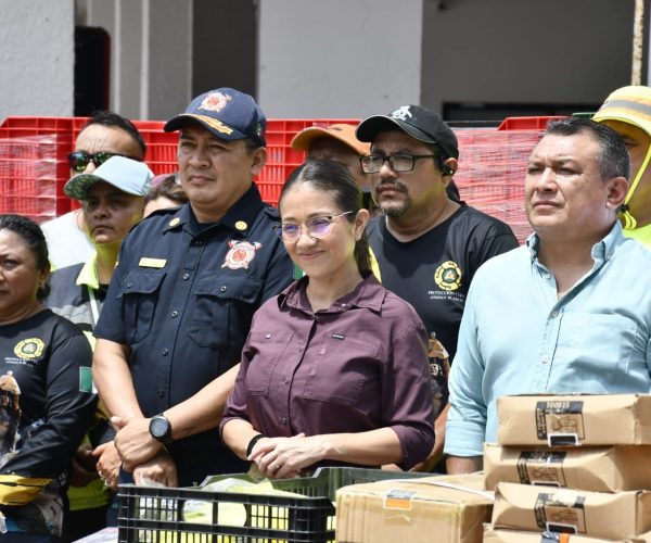 Entrega Yensunni Martínez herramientas y equipo al personal que integra el Operativo Tormenta.