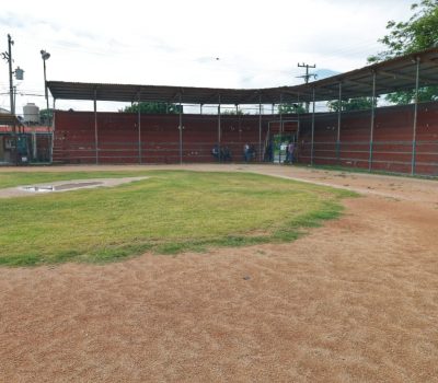 Ayuntamiento de Othón P. Blanco rehabilitará el campo 20 de Noviembre.